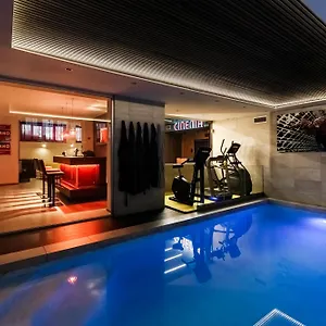 Appartamento N18 Luxury Boutique With A Private Pool & Spa, Milano